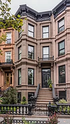 131 Saint John&#39;s Place in Park Slope
