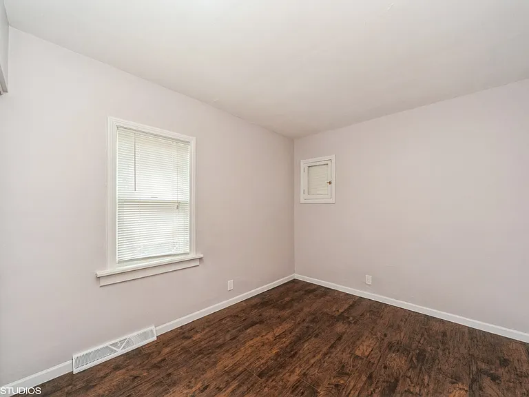 848 Lee St — Photo 8