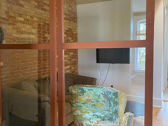 5th image of 1219 Turner St #1/2