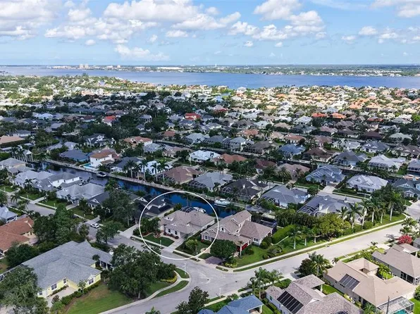 4735 Starboard Dr, Bradenton, FL 34208