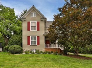 125 N Hanley Rd, Saint Louis, MO 63105