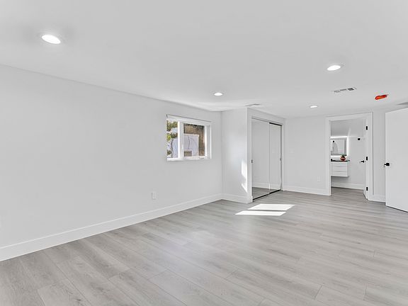 5th image of 1626 Winona Blvd