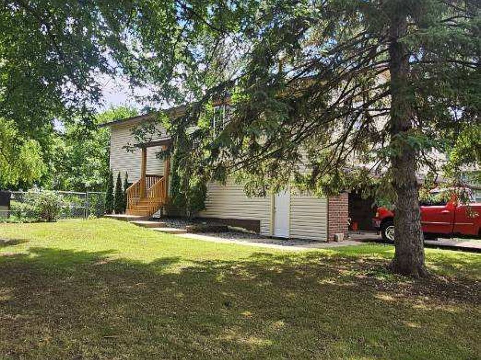 Picture of the front yard at the curb line.