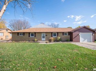 328 S James St, Tremont, IL 61568