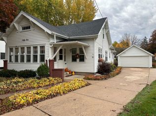 54 Torrey St, Clintonville, WI 54929