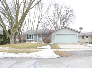 1402 30th St NW, Rochester, MN 55901
