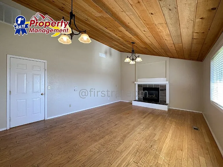 712 Fair Ln — Photo 12