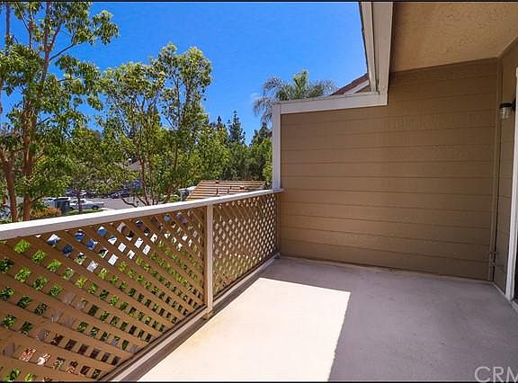 3rd image of 4 Hollyhock Ln