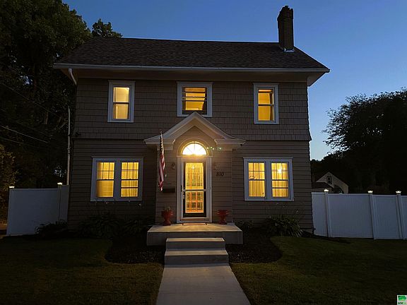 3rd image of 810 35th St