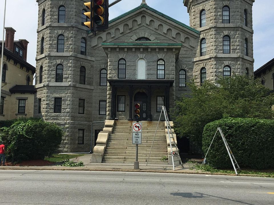 201 Thorndike St, Lowell, MA 01852 Zillow