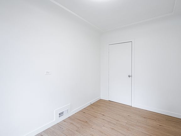 2nd image of 2966 E 8th Ave