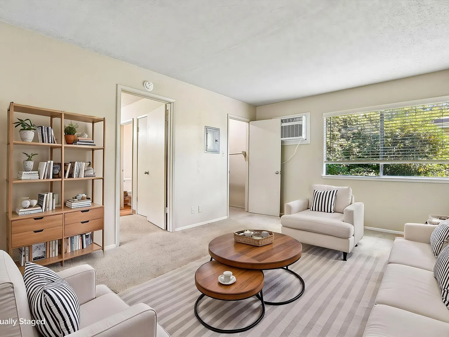 Camellia Manor Apartments — Photo 4