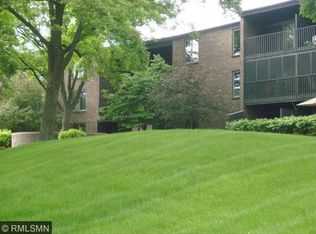 5120 102nd St W #105, Bloomington, MN 55437