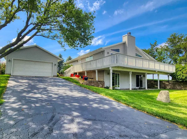 17-69 Lakeview Dr, Lanark, IL 61046