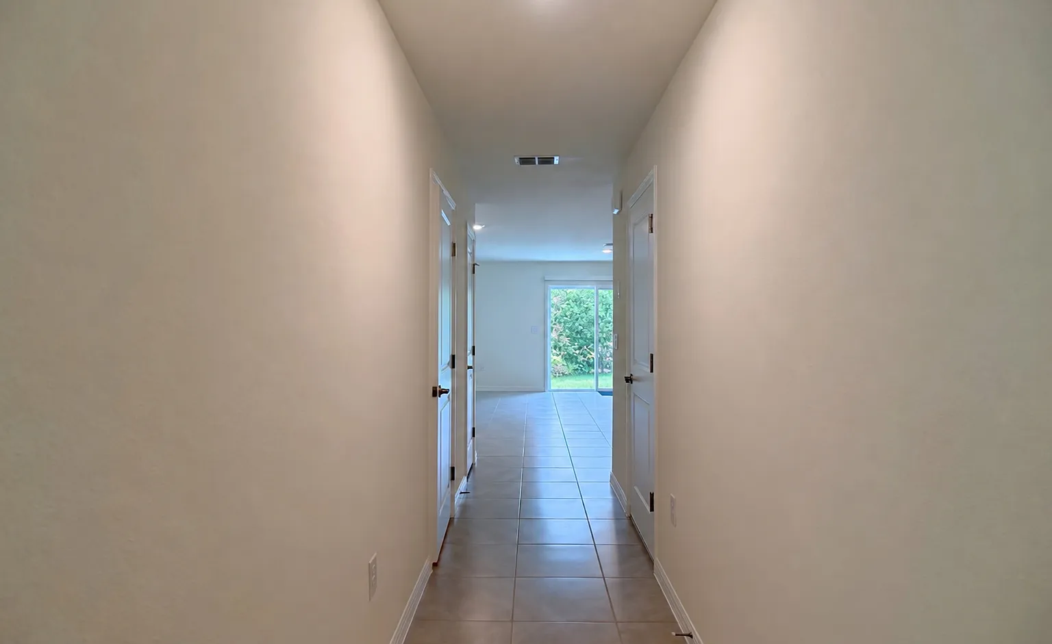3 bed, 2.5 bath, 1505 sqft, $1,800 — Photo 3