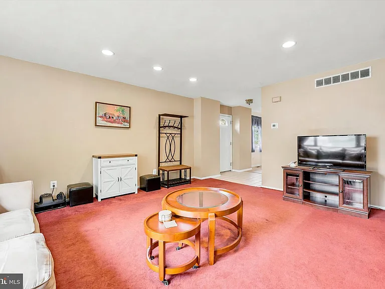 704 Keely St — Photo 9