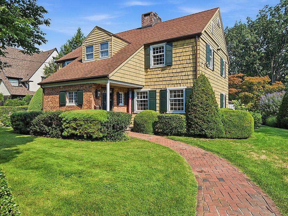1st image of 255 Manor Rd