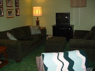 4th image of 1152 Park Blvd