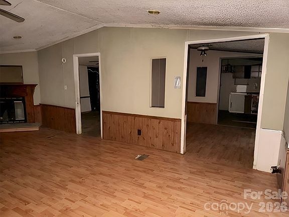 3rd image of 120 Kings Forest Dr