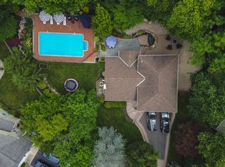 22 Fox Ridge Ln, Locust Valley, NY 11560
