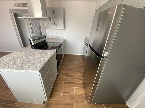 2nd image of 908 N Belvedere Ave #3