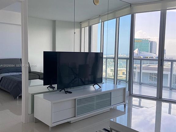 5th image of 495 Brickell Ave APT 5706