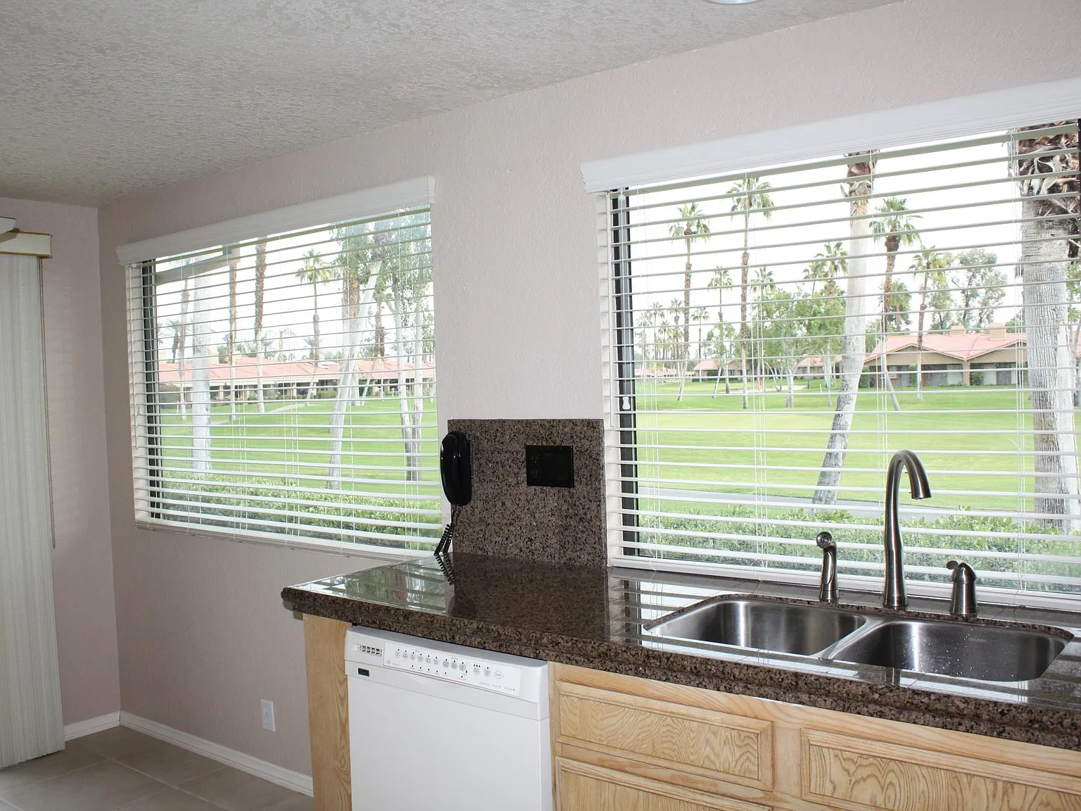 3 bed, 1800 sqft, $3,950 — Photo 4