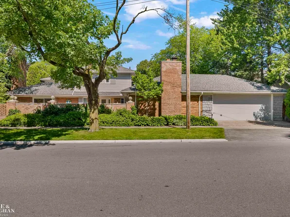 319 Kercheval Ave, Grosse Pointe Farms, MI 48236