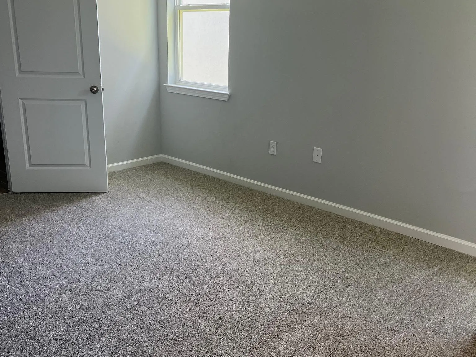 4498 Davos Dr — Photo 2