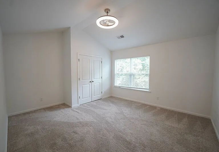 24 Crown Ct — Photo 17