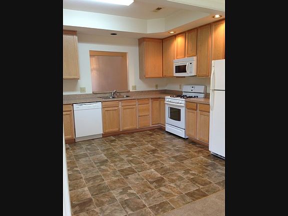 3rd image of 7102 Radford Dr
