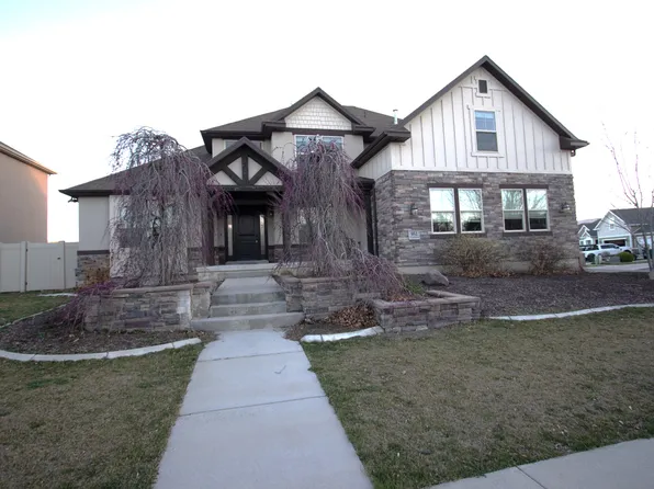 951 W Grizzly Wulff Dr, Bluffdale, UT 84065