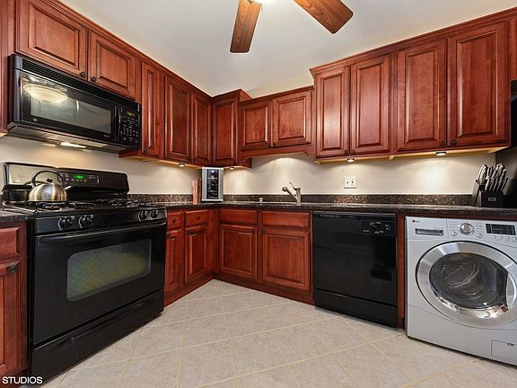 2nd image of 551 Carlysle Dr APT 13