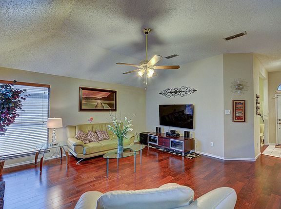 4th image of 227 E Embercrest Dr
