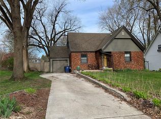 3214 45th St, Des Moines, IA 50310