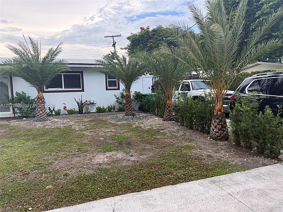 2nd image of 10411 SW 51st St