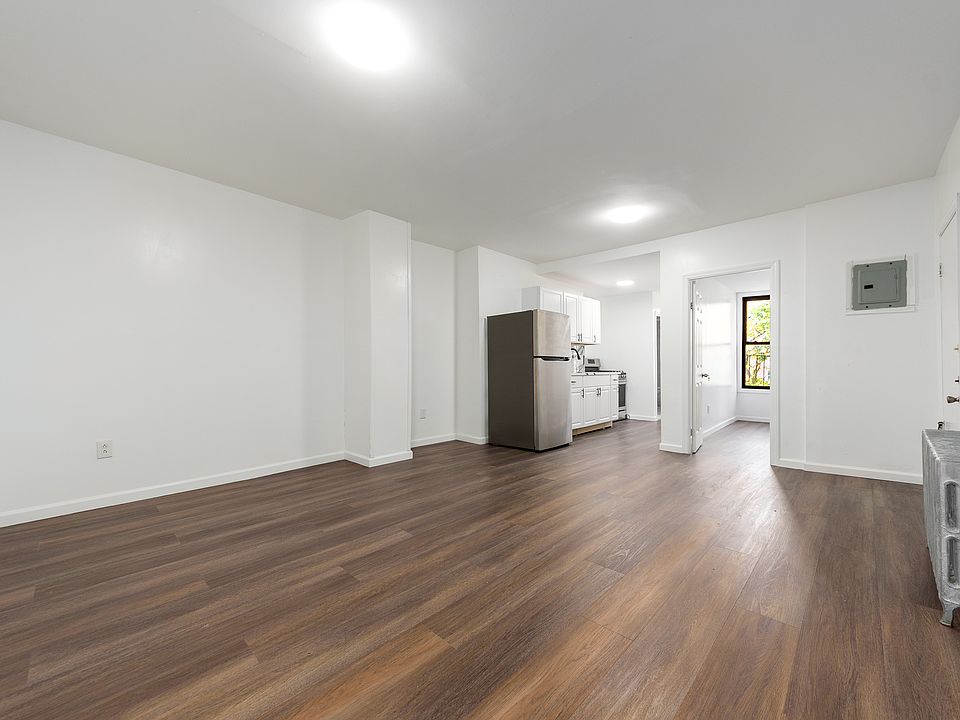 1st image of 25 Park St #3