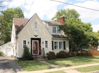 104 Billups Dr, Greendale, IN
