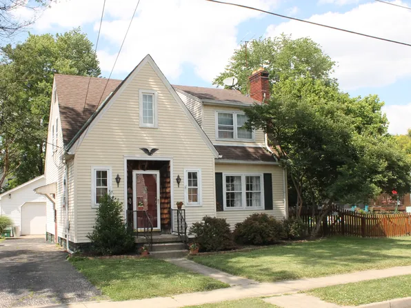 104 Billups Dr, Greendale, IN 47025