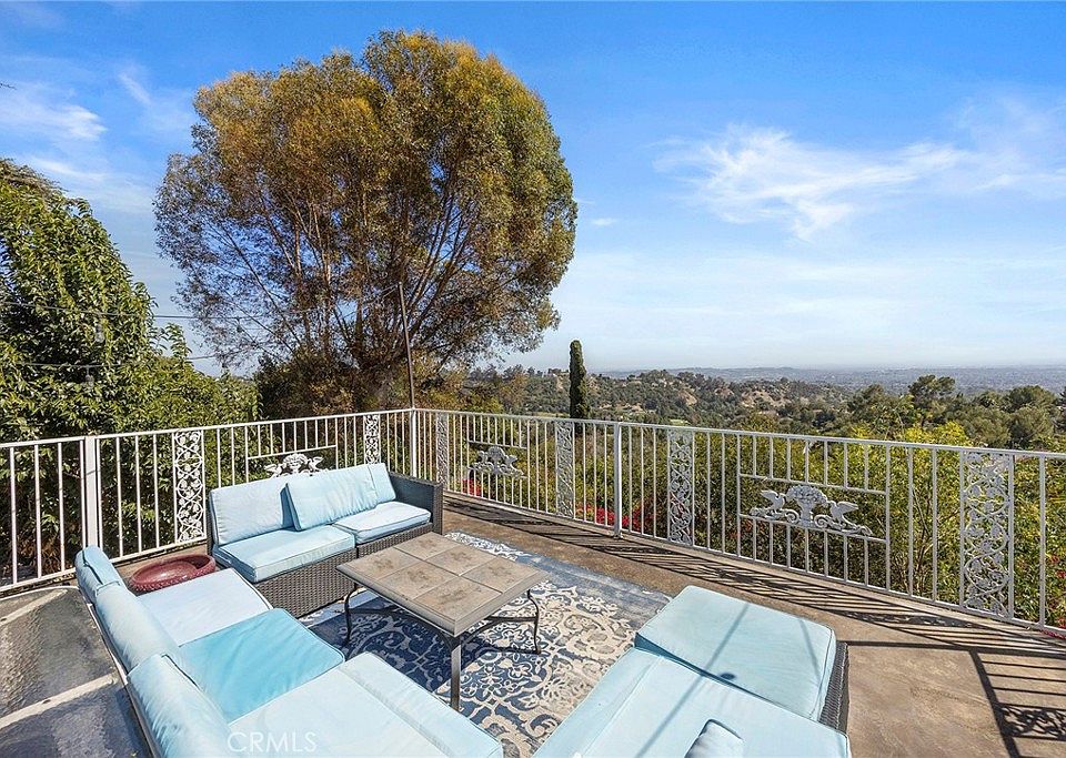 1st image of 628 Reposado Dr