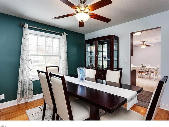 5th image of 353 Beaumont Dr
