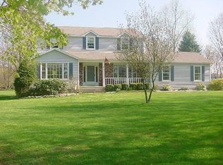 28 Great Hollow Dr, Monroe, CT 06468