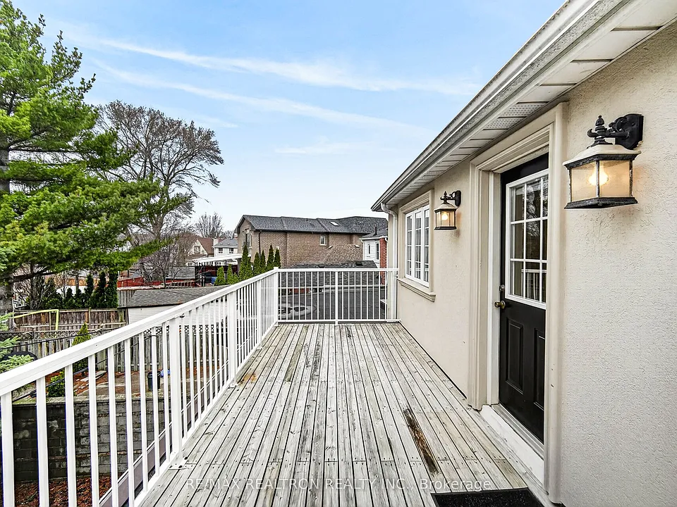454 Donlands Ave #A3