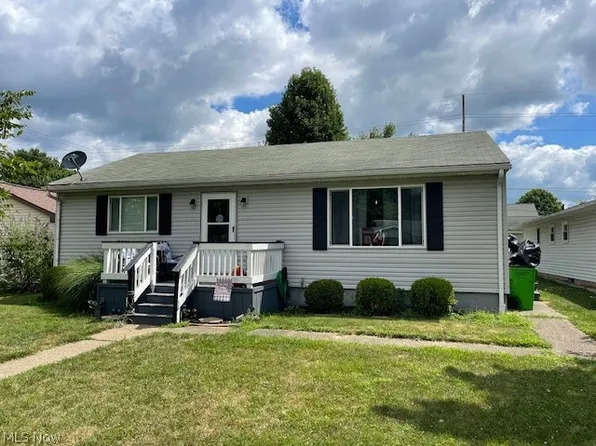 1427 Oak St, Dover, OH 44622