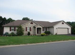 243 Country Dr, Denver, PA 17517