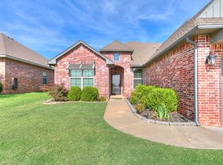 616 Kearny Ln, Yukon, OK 73099