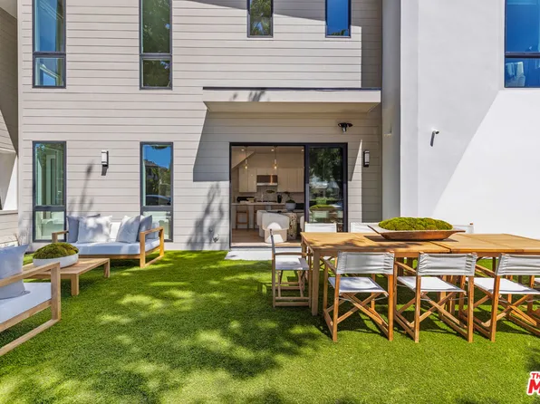 3226 S Barrington Ave, Los Angeles, CA 90066