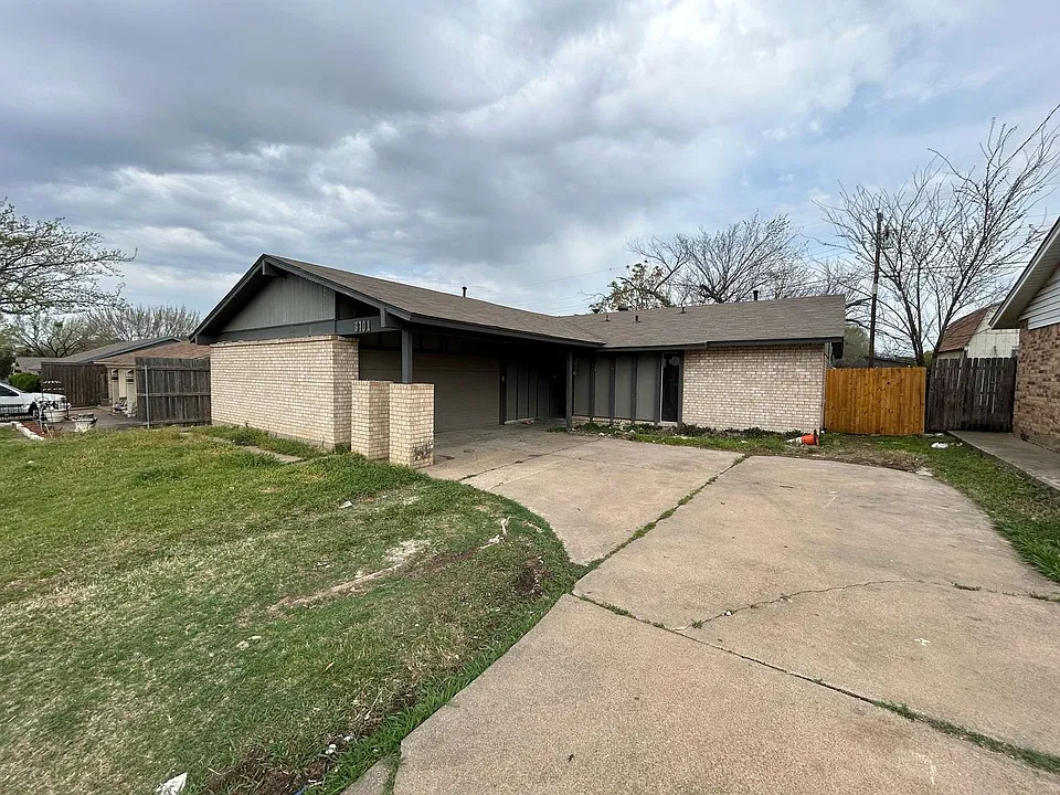 3701 Swallow Ln