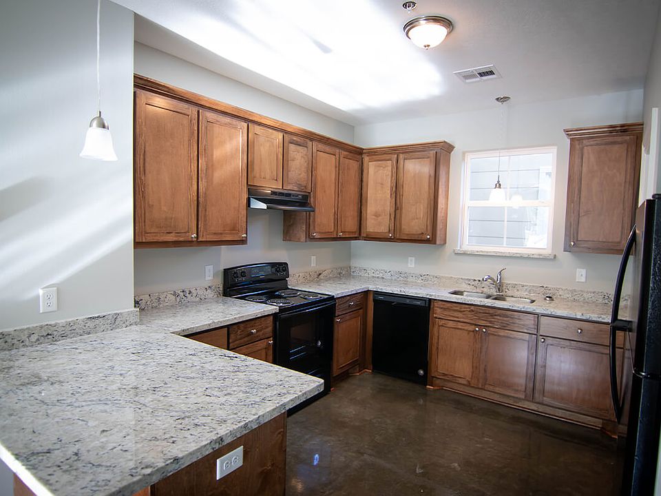 3807-Kirkman-St-kitchen_01262023