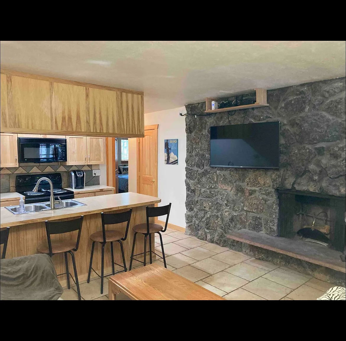 2 bed, 675 sqft, $2,300 — Photo 1
